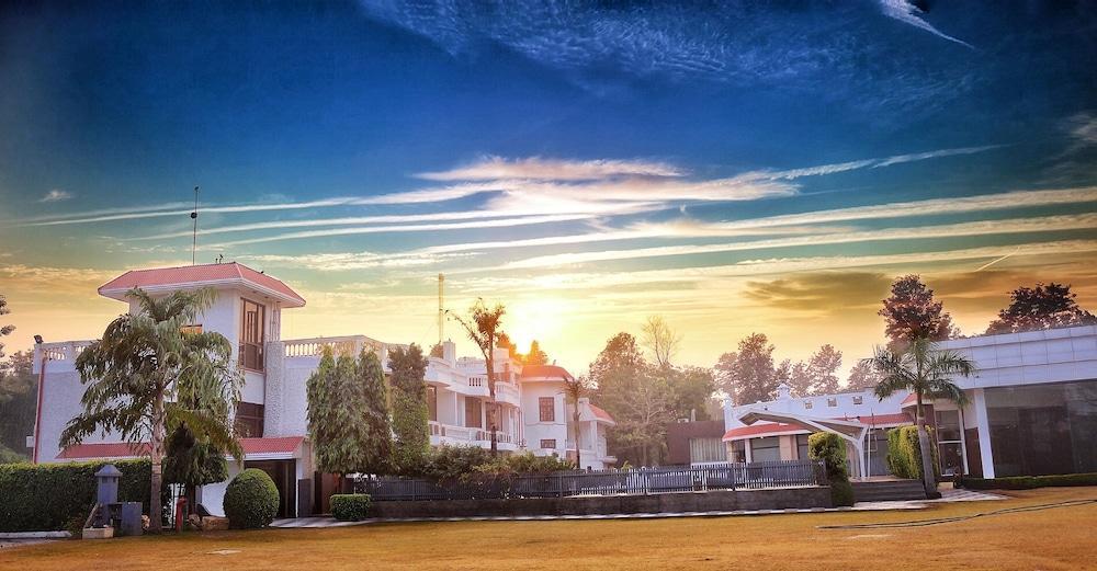 Spara Boutique Resort Nuova Delhi Esterno foto